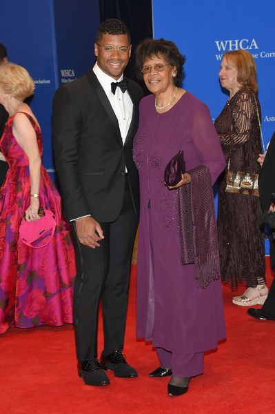 photo 101stAnnualWhiteHouseCorrespondentsAssociationPshf49a4zlUl.jpg