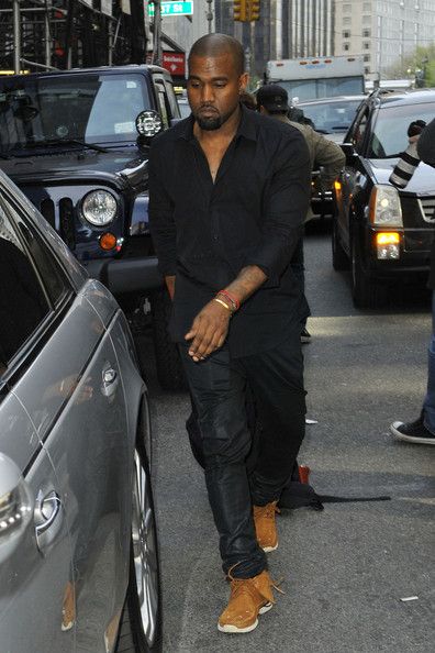  photo KanyeWestKimKardashianKanyeWestStayKOdF7RIwdwgl.jpg