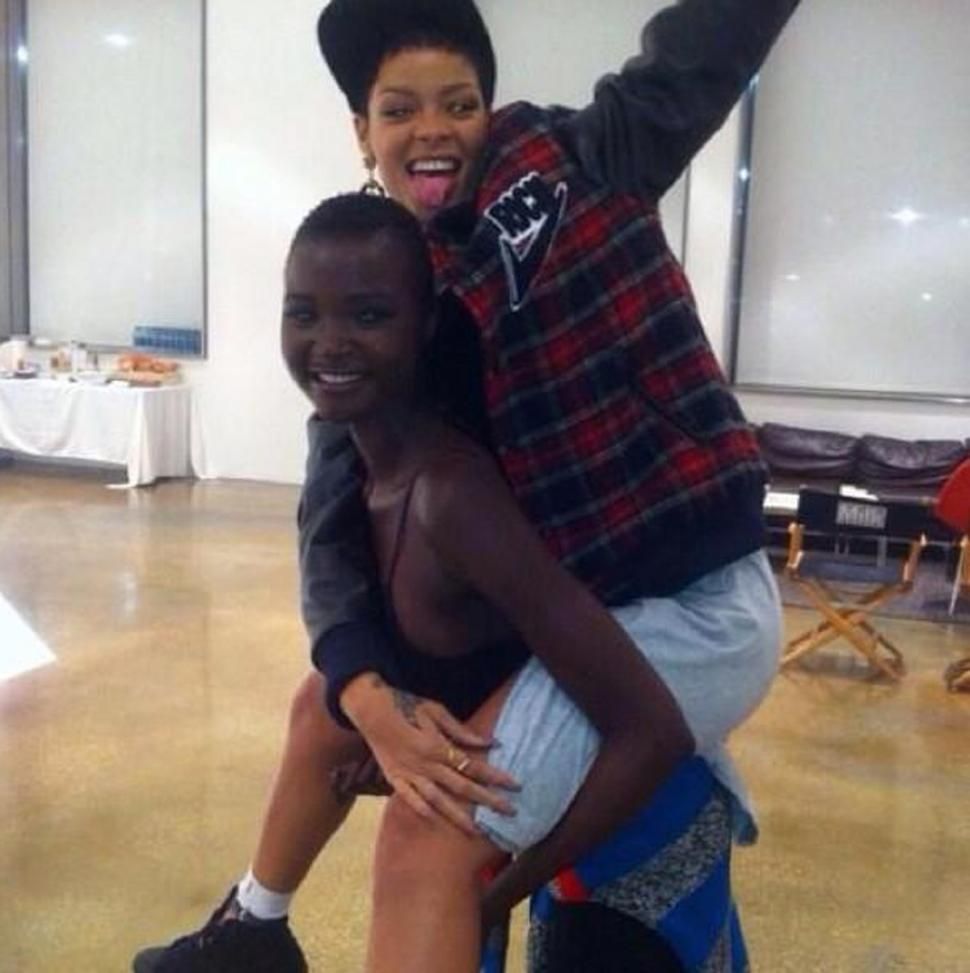  photo rihanna-posts-photo-midding-model-ataui-deng.jpg