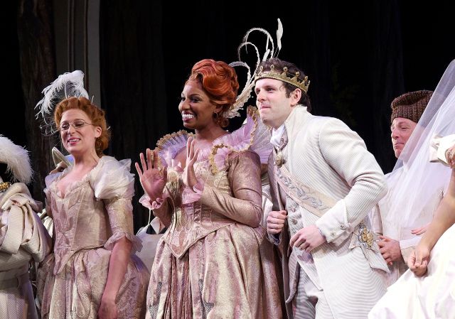  photo nenebroadway.jpg