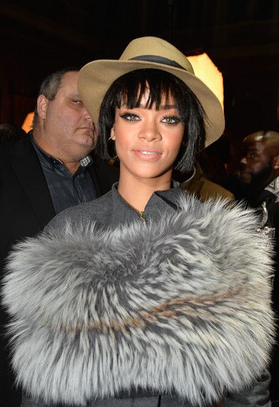  photo RihannaFrontRowLanvinShowthVuxnz3NIIl.jpg