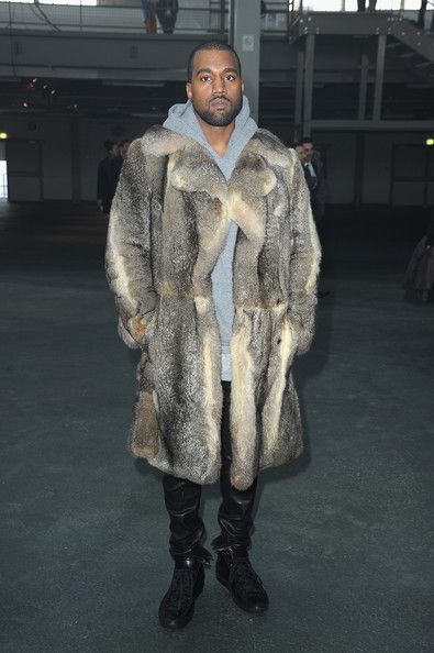  photo KanyeWestGivenchyFrontRowParisFashion6hSwK-WyPCkl.jpg