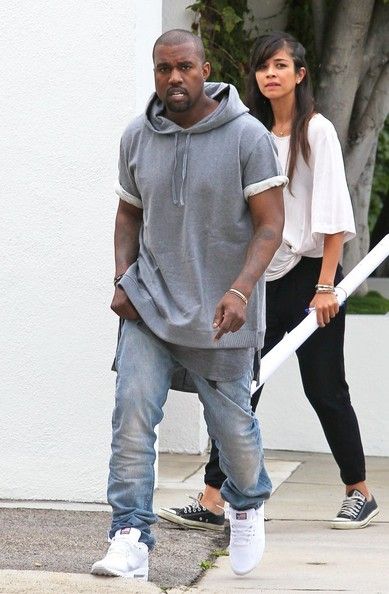  photo KanyeWestShopsFurnitureBeverlyHillsFDSqyEIGg8ll.jpg