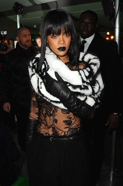  photo RihannaJeanPaulGaultierFrontRowParisgMkqSPcRRk4l.jpg