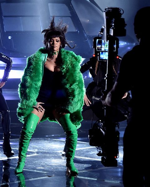 Rihanna stuns in Versace for LIVE performance of new single 'Bitch Better Have My Money at iHeartRadio Awards photo Rihanna2015iHeartRadioMusicAwardsNBC_39sDhjsH-al.jpg