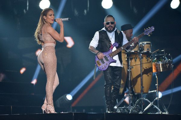  photo JenniferLopez2015BillboardLatinMusicWjx9RQ2nZPbl.jpg