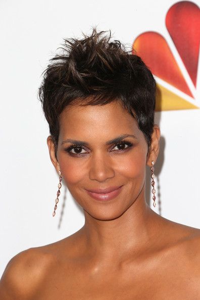  photo HalleBerry44thNAACPImageAwardsArrivalsgLVMeky6PdPl.jpg