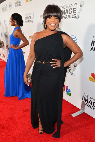  photo NiecyNash44thNAACPImageAwardsRedCarpetX96IDtUqUmbl.jpg