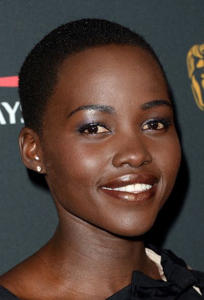  photo LupitaNyongo2013BAFTALAJaguarBritanniabXYykYXkBcEl.jpg