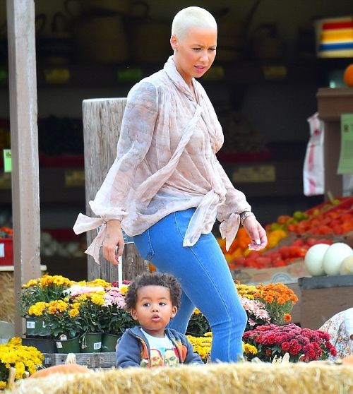  photo 1413514371966_Image_galleryImage_Amber_Rose_heads_to_a_pum.jpg