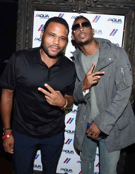 photo AQUAhydrateHostsPrivateEventHydeStaplesaRrf8-GYgZGl.jpg