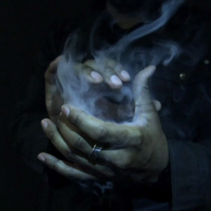 photo handsmoke_1.jpg