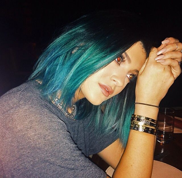  photo KylieJennerBlue2_zps88160343.jpg