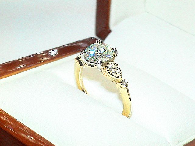 Sparkly eye candy found at thefacetlounge.com!