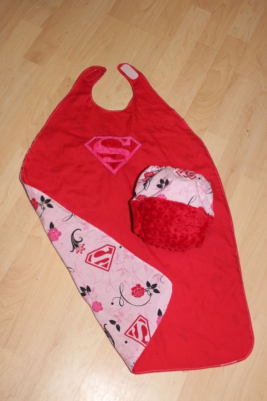 Supergirl 1/2 and 1/2 OS Pocket w/ matching reversible cape