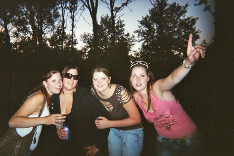 [img width=679 height=453]http://i64.photobucket.com/albums/h192/xjustxmexx/Ground%20zero/34331350.jpg[/img]