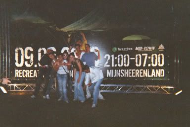 [img width=384 height=256]http://i64.photobucket.com/albums/h192/xjustxmexx/Ground%20zero/thebeginning.jpg[/img]