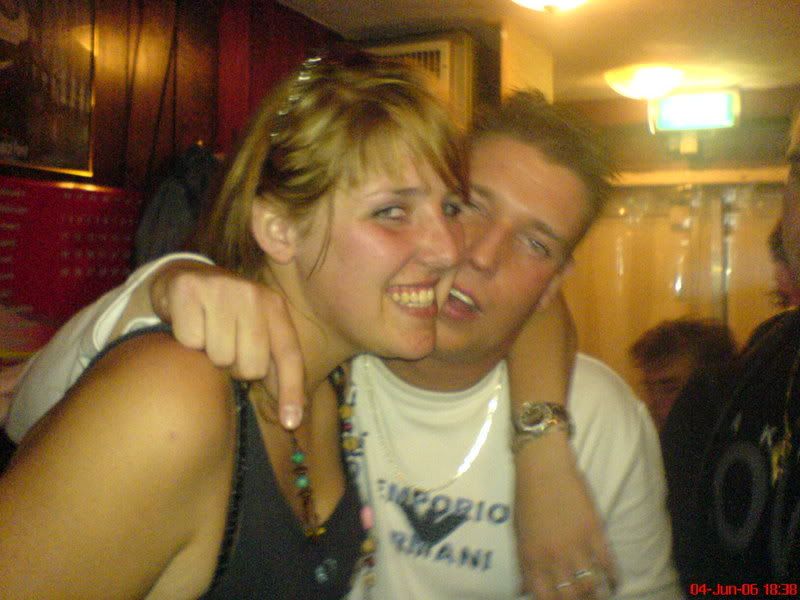 [img width=640 height=480]http://i64.photobucket.com/albums/h192/xjustxmexx/danaenkemper.jpg[/img]