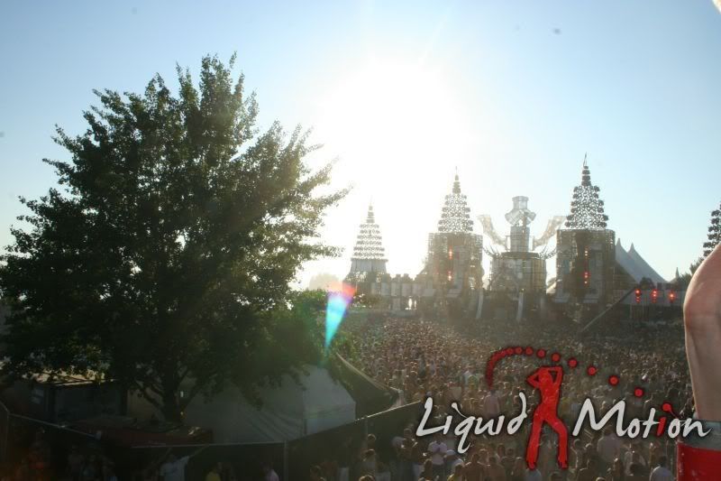 [img width=679 height=452]http://i64.photobucket.com/albums/h192/xjustxmexx/defqon%201%20festival%202006/IMG_76874.jpg[/img]