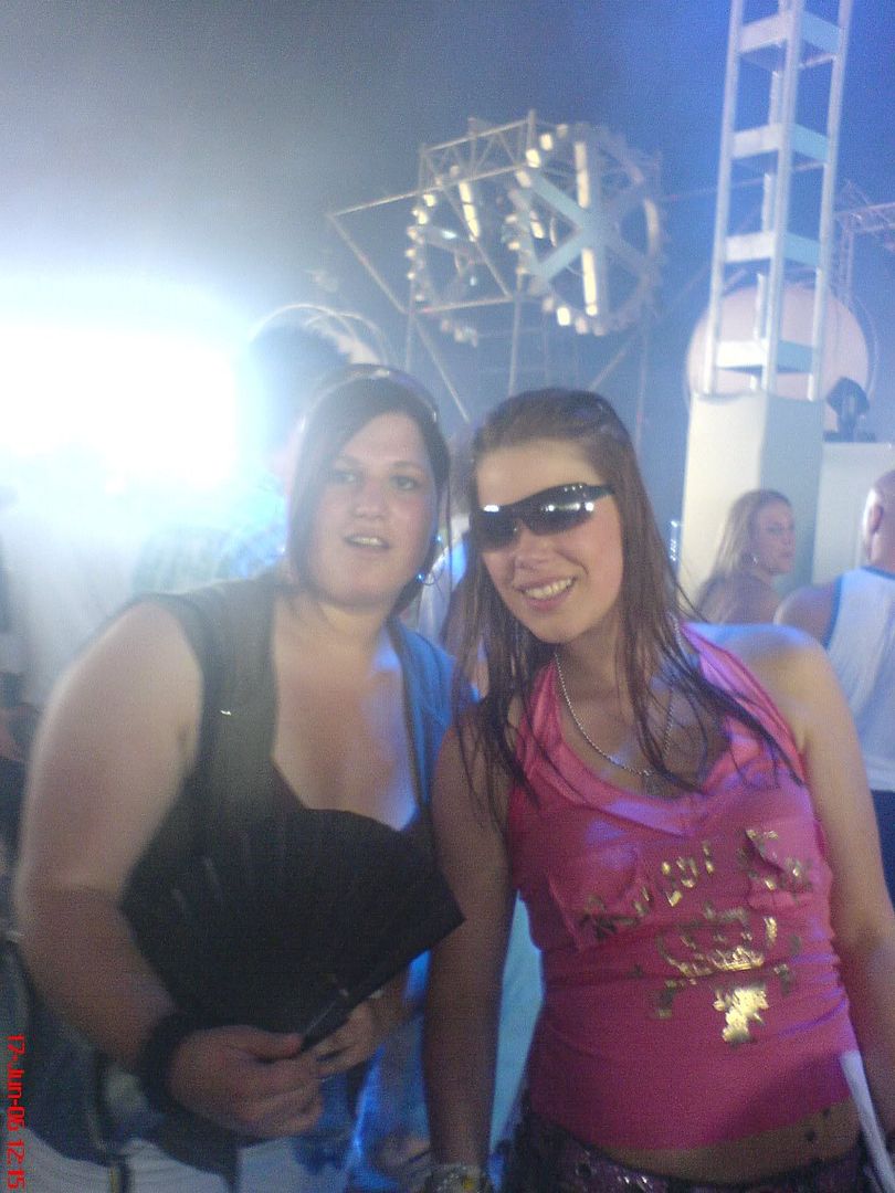 [img width=480 height=640]http://i64.photobucket.com/albums/h192/xjustxmexx/defqon%201%20festival%202006/ikeneliza-1.jpg[/img]