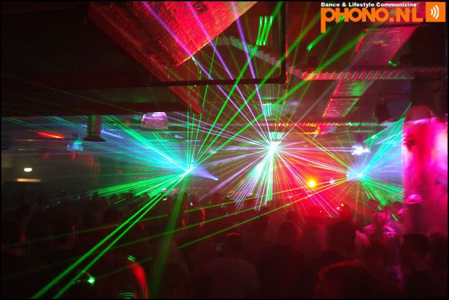 [img width=644 height=431]http://i64.photobucket.com/albums/h192/xjustxmexx/pandemonium/jp_pandemonium_231206_7048.jpg[/img]