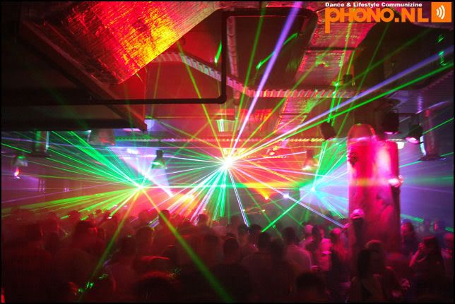 [img width=644 height=431]http://i64.photobucket.com/albums/h192/xjustxmexx/pandemonium/jp_pandemonium_231206_7053.jpg[/img]