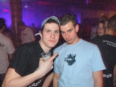 [img width=400 height=300]http://i64.photobucket.com/albums/h192/xjustxmexx/pandemonium/miepenbrett.jpg[/img]