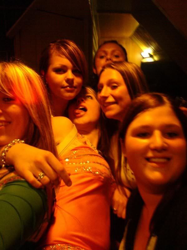 [img width=480 height=640]http://i64.photobucket.com/albums/h192/xjustxmexx/passage%20en%20zitjes/DSC00141.jpg[/img]