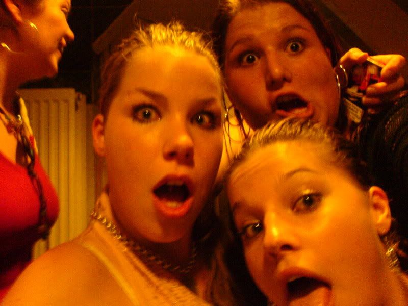 [img width=640 height=480]http://i64.photobucket.com/albums/h192/xjustxmexx/passage%20en%20zitjes/DSC00240.jpg[/img]