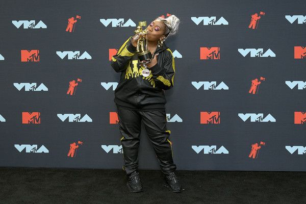  photo MissyElliott2019MTVVideoMusicAwardsDDqU7ftu-FXl.jpg