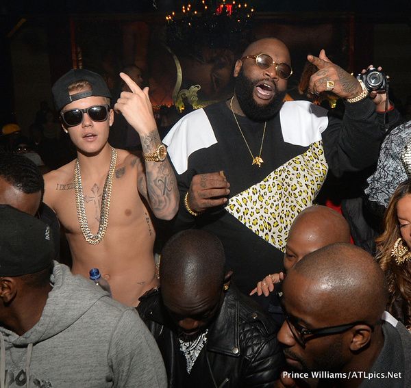 Why Is Justin Bieber SHOWING OFF His PECS And PARTYING With Diddy ...