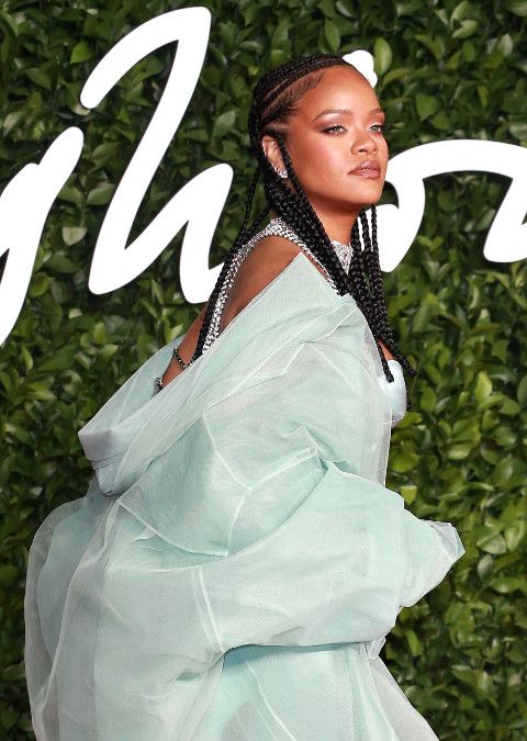  photo rihannabritishvoguemay2020.jpg