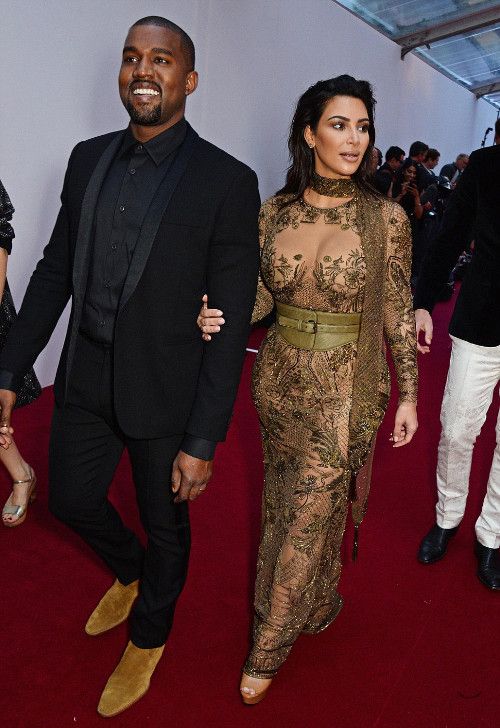 Kanye West & Kim Kardashian West Celebrate Two-Year Anniversary Today ...