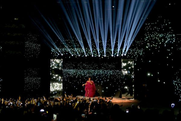  photo Lizzo2019AmericanMusicAwardsFixedShowJCzXnAePy-Zl.jpg