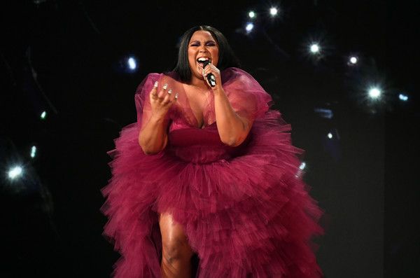  photo Lizzo2019AmericanMusicAwardsFixedShowPXSeTjCpPb0l.jpg