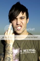 http://i64.photobucket.com/albums/h170/rosarioismyhero/PETER%20WENTZ/falloutboy.jpg